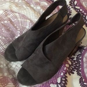 Dark Grey Wide-Heeled dress shoes